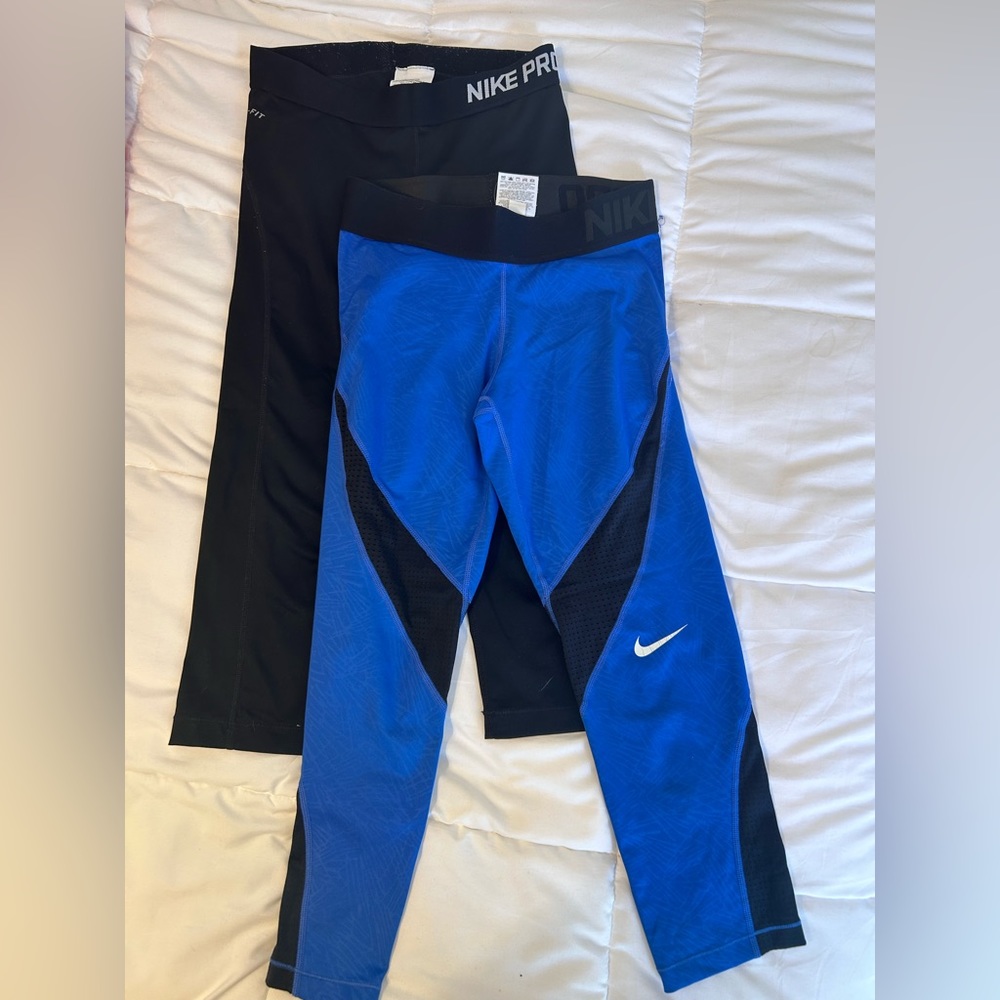 ☀️3/$25☀️ 2 Pairs of Nike Crop Dri-Fit Work Out Leggings, Size Medium